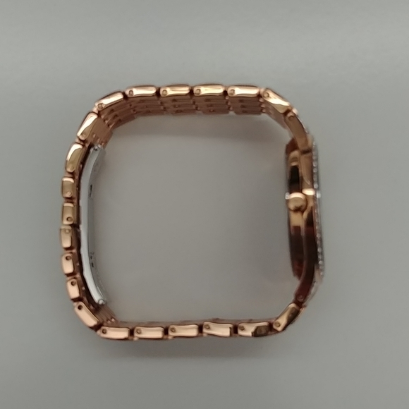 EUC BULOVA gold watch main image 4